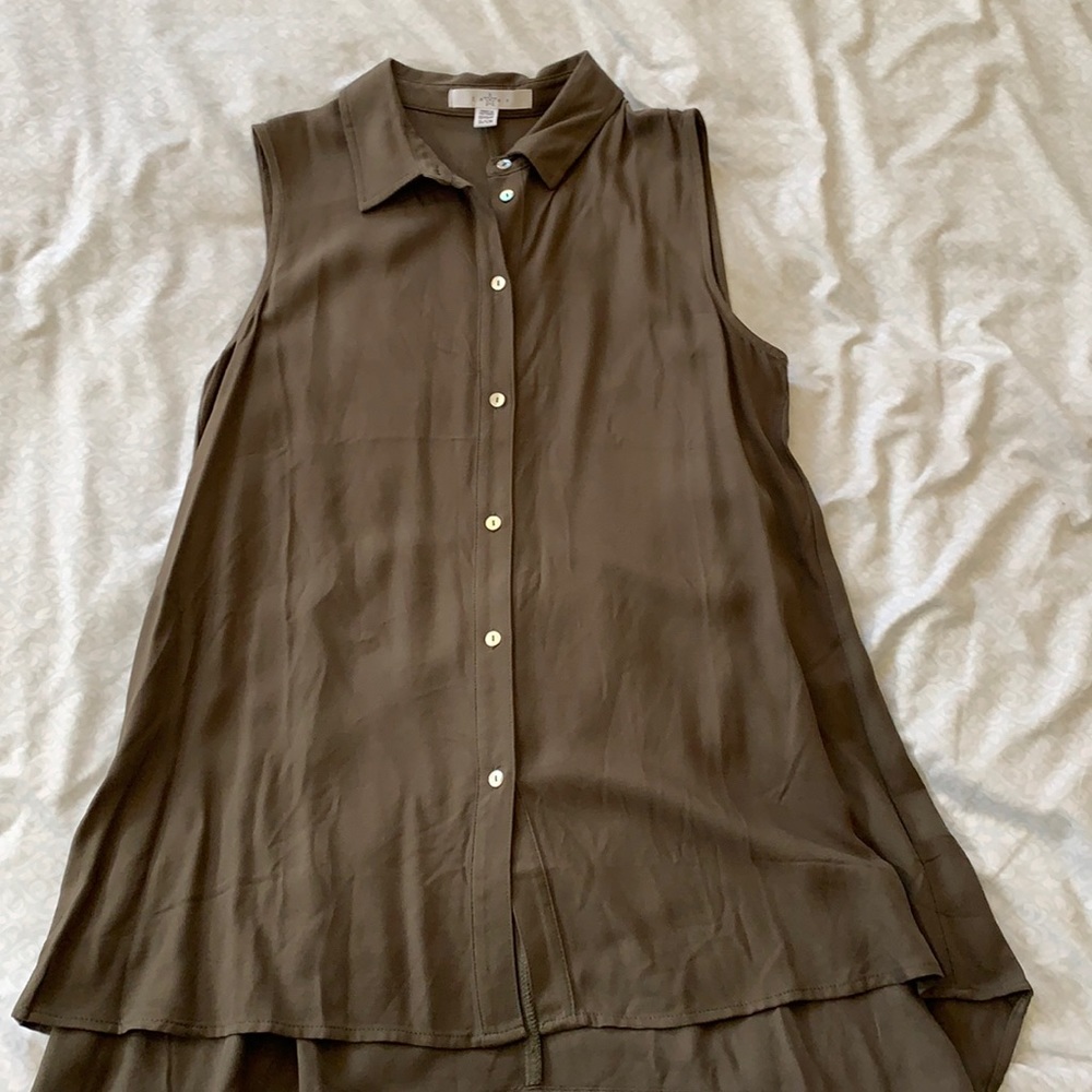 Green button up tank top. Size S